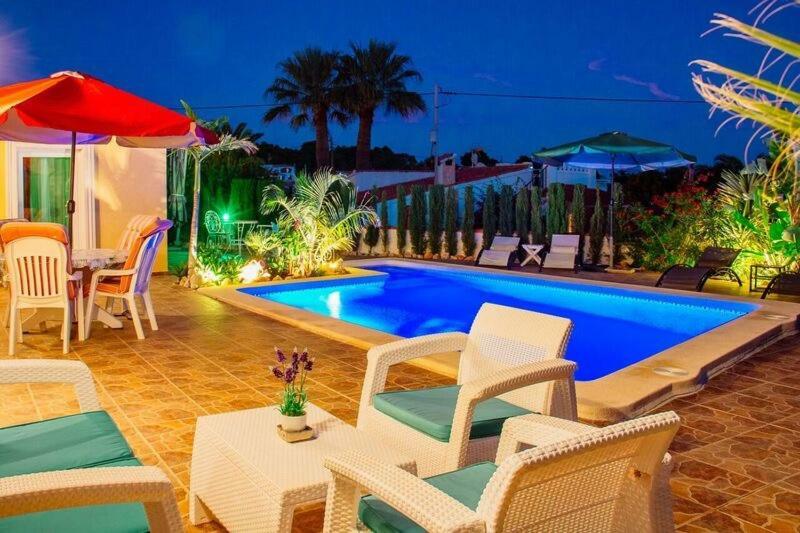 Villa Hayahay With Private Pool & Amazing View 卡尔佩 外观 照片